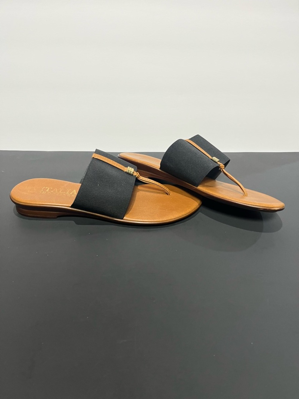 Italian Shoe Maker Tan Black Gold Stretch Women's Slip in Slide Thong Sandals - Picture 4 of 9